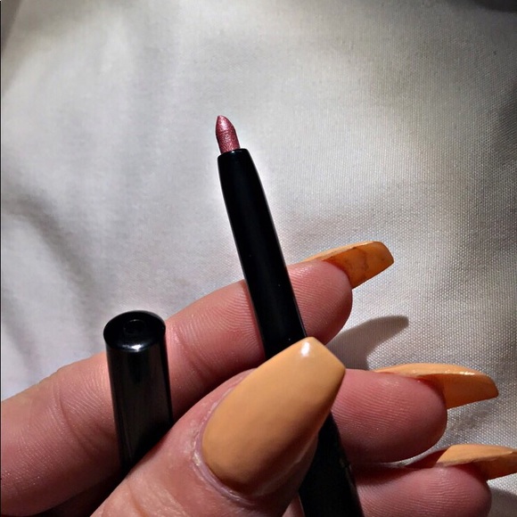 Starlooks: Luxe Longwear Eye Pencil - Picture 2 of 2